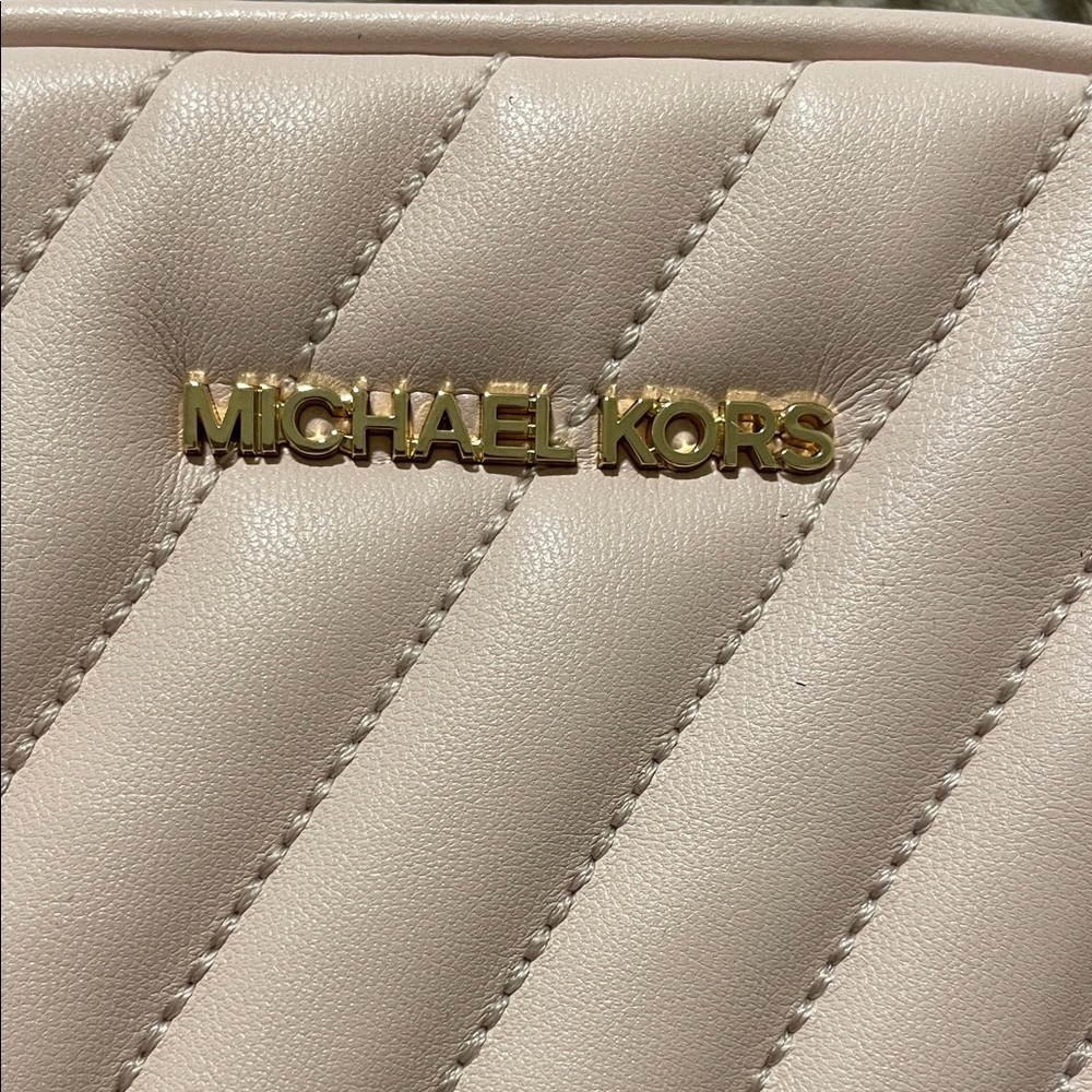 Michael Kors Women Plush Pink Faux Leather Crossbody Bag Feminine Contemporary - Picture 5 of 8